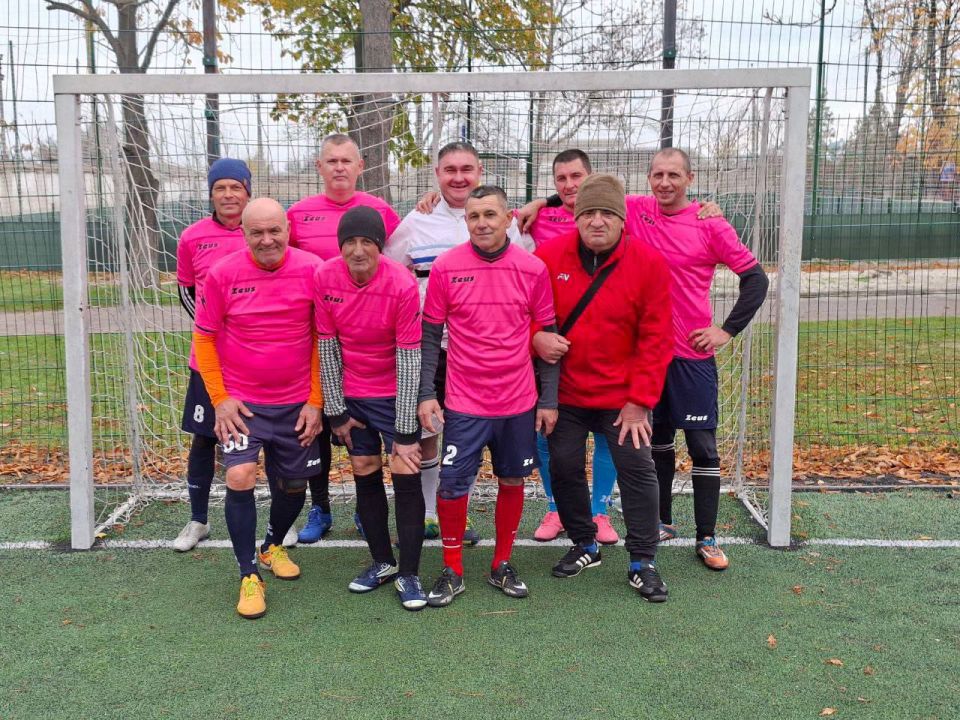 В День народного единства, 4 ноября, в пгт.Акимовка состоялся областной турнир по мини-футболу среди ветеранов старше 45 лет, приуроченный 82-й годовщине освобождения Акимовского района от немецко-фашистских захватчиков