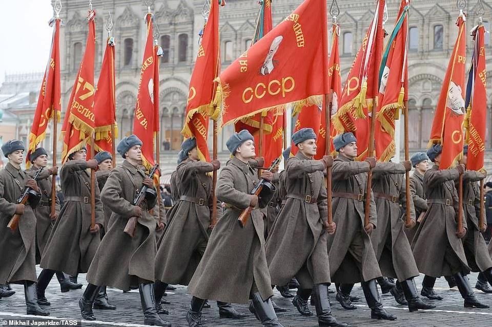 Балицкий о 7 ноября: «Этот день навсегда вписан в историю нашей страны»