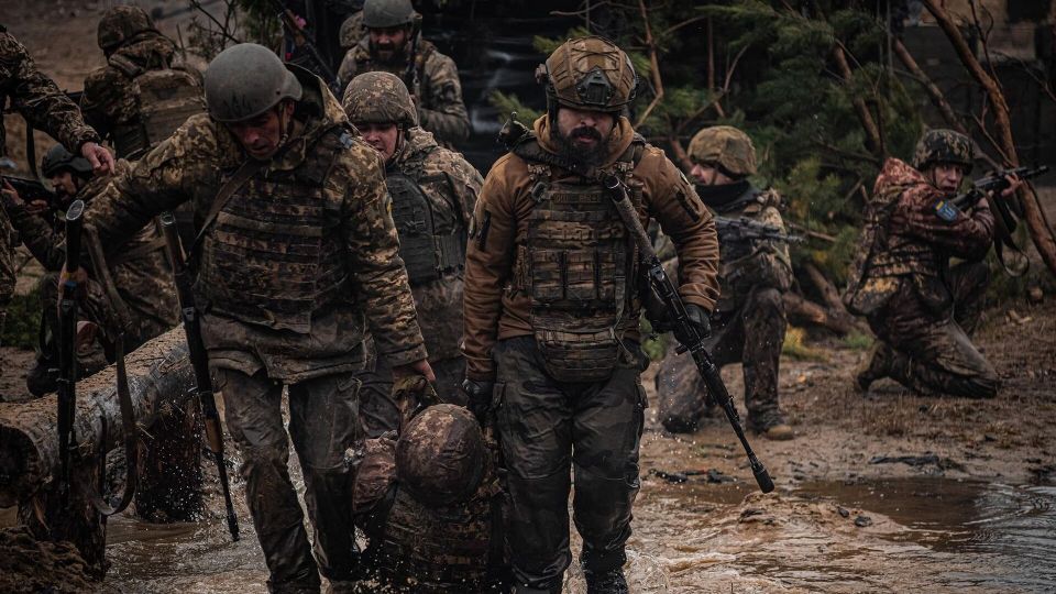 Купянск почти взят: Самойлов объяснил, на какие "горящие" участки Украина перебрасывает ВСУ