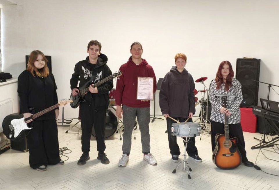 Поздравляем участников студии «Альянс» Токмакского городского Дома культуры с успешным дебютом на Международном многожанровом конкурсе «Культурное наследие»!