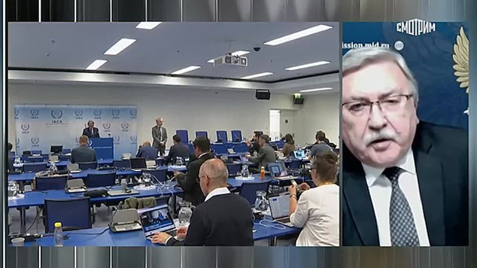 Россию не устраивают доклады Рафаэля Гросси по ситуации на Запорожской АЭС, а некоторые положения сентябрьского документа – это безобразие, заявил постпред РФ при международных организациях в Вене Михаил Ульянов в эфире...