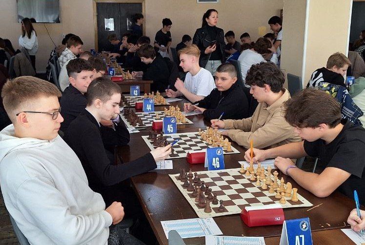                      9 , 11 , 13 ,     15 , 17   19 