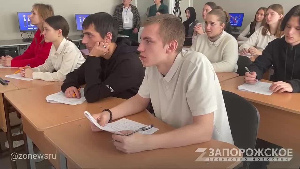 Урок цифры по теме «Видеоплатформа» состоялся в Художественно-эстетическом лицее-интернате № 5 имени пионера-героя Великой Отечественной войны Володи Дубинина в Мелитополе