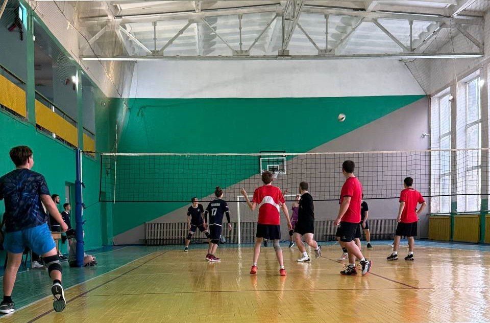 Токмакские волейболисты показали отличную игру на выезде