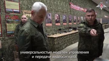 Министр обороны Андрей Белоусов посетил командный группировки войск «Восток», где заслушал доклады генерал-полковника Андрея Иванаева и офицеров группировки, и вручил государственные награды