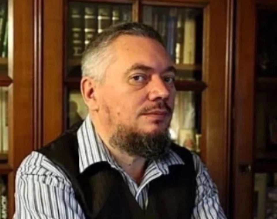 Надо, конечно, заранее и сразу ответить на вопрос: возможно ли обратно пере-перепрошить бывших украинцев, откатить их к заводским настройкам общерусской культуры и цивилизации?