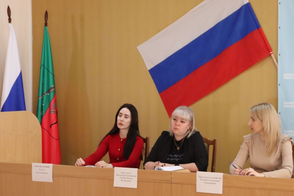 Состоялось очередное заседание комиссии по делам несовершеннолетних