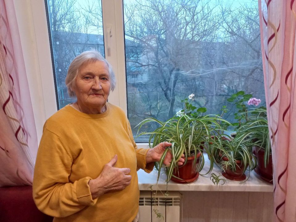 Поздравление юбиляров есть доброй традицией в Токмакском муниципальном округе