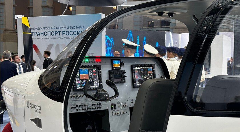 На транспортном форуме в Москве представили новую отечественную «летающую парту»