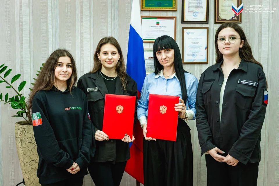         !             1 . ..  ...