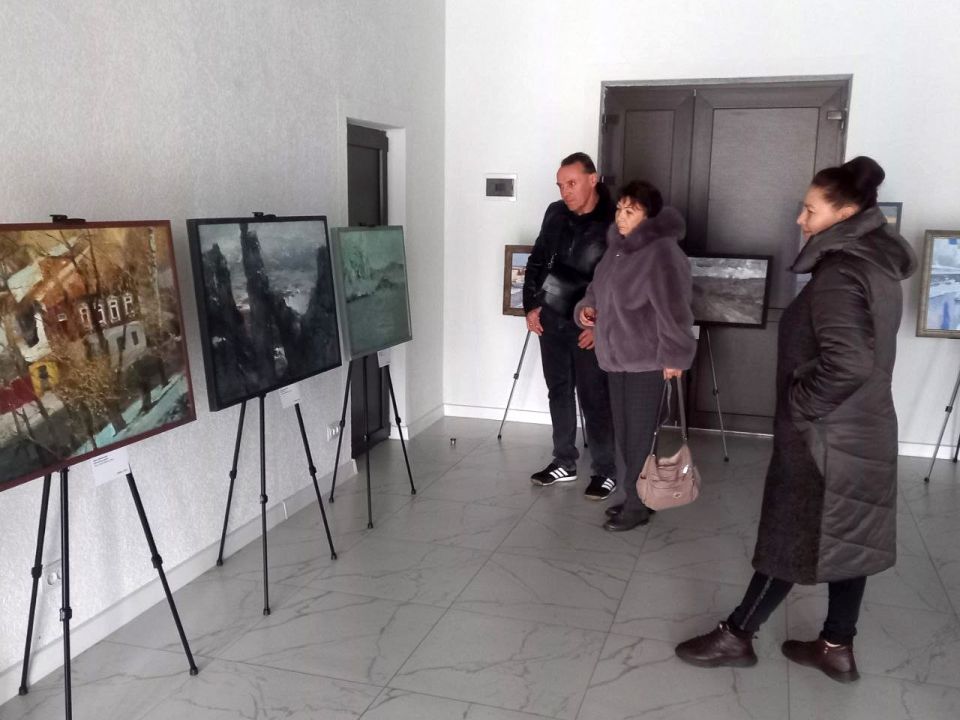 Коллектив Михайловского Центра детского творчества посетил художественную выставку