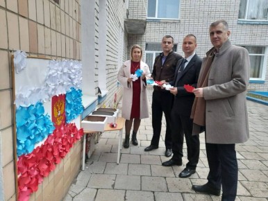 Торжественные мероприятия ко Дню Матери прошли в Токмакском муниципальном округе