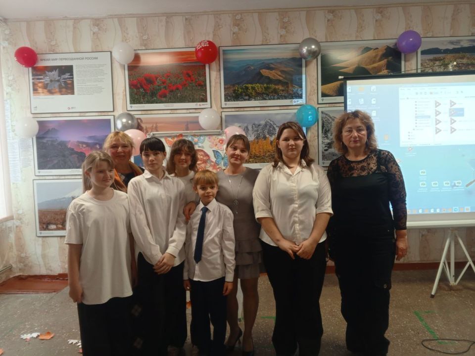 Мама — самое драгоценное и важное, что есть в жизни! Эти слова яркой шелковой лентой опаясали букет из песен, стихов и танцев, который сегодня подарили учащиеся Степановской школы своим мамам! И коллективы Степановского...