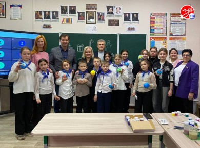 В рамках первого этапа конкурса «Рождественская игрушка» состоялся мастер-класс по созданию авторской новогодней игрушки для Патриарха