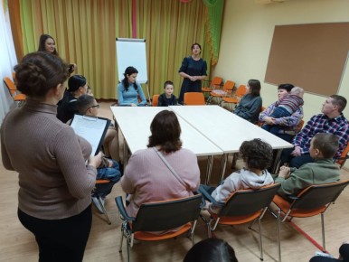 Ко Дню матери сотрудники Центральной городской библиотеки провели доброе и душевное мероприятие "Мой ангел - мама" в Центре социальной реабилитации