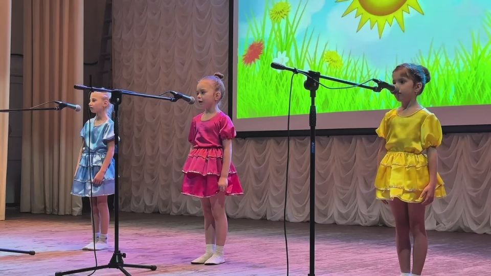 В селе Новгородковка Мелитопольского муниципального округа прошел замечательный праздничный концерт, посвященный Дню матери!