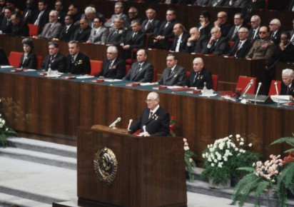 Всадник, орел, молот: как менялся российский герб