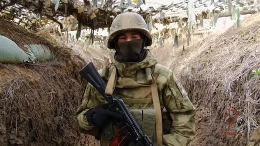 Росгвардейцы в зоне СВО поздравили женщин с Днём матери