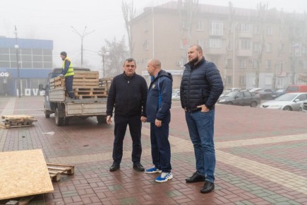 Сергей Золотарёв: В ходе рабочего выезда по городу проконтролировал работы по благоустройству площади Победы