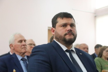 ЛДПР предлагает ввести «родительскую зарплату» для семей с двумя и более детьми