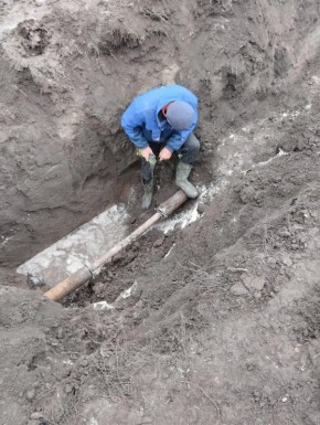 Специалисты МУП «Вест» восстановили водоснабжение в селе Дмитровка