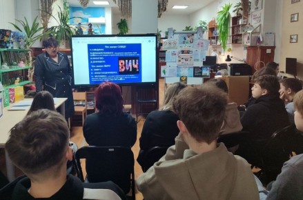 Сотрудники Токмакской библиотеки-филиала провели профилактическую беседу «Не допустить беды» для учащихся 9-х классов, посвящённую вреду употребления алкоголя, наркотиков и курения