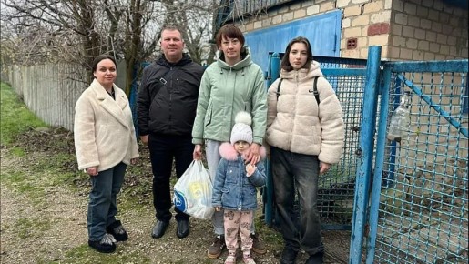 Депутаты «Единой России» в Васильевском районе провели благотворительную акцию ко Дню матери