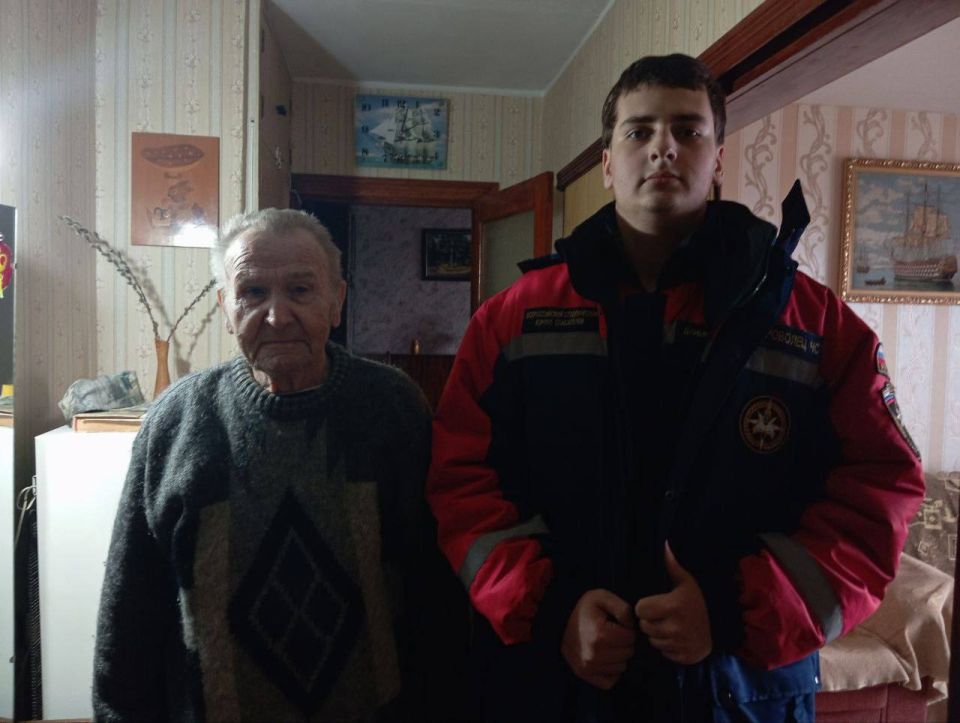 Продолжаем помогать одному из старейших жителей Бердянска, ветерану Великой Отечественной войны Василию Григорьевичу Огую