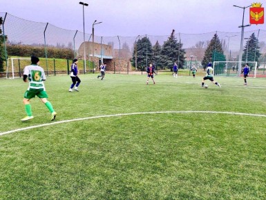 29 ноября на футбольном поле СК «Олимпиец» состоялся перенесённый матч осеннего Чемпионата Приморской любительской лиги по футболу 6х6, посвященного Году защитника Отечества