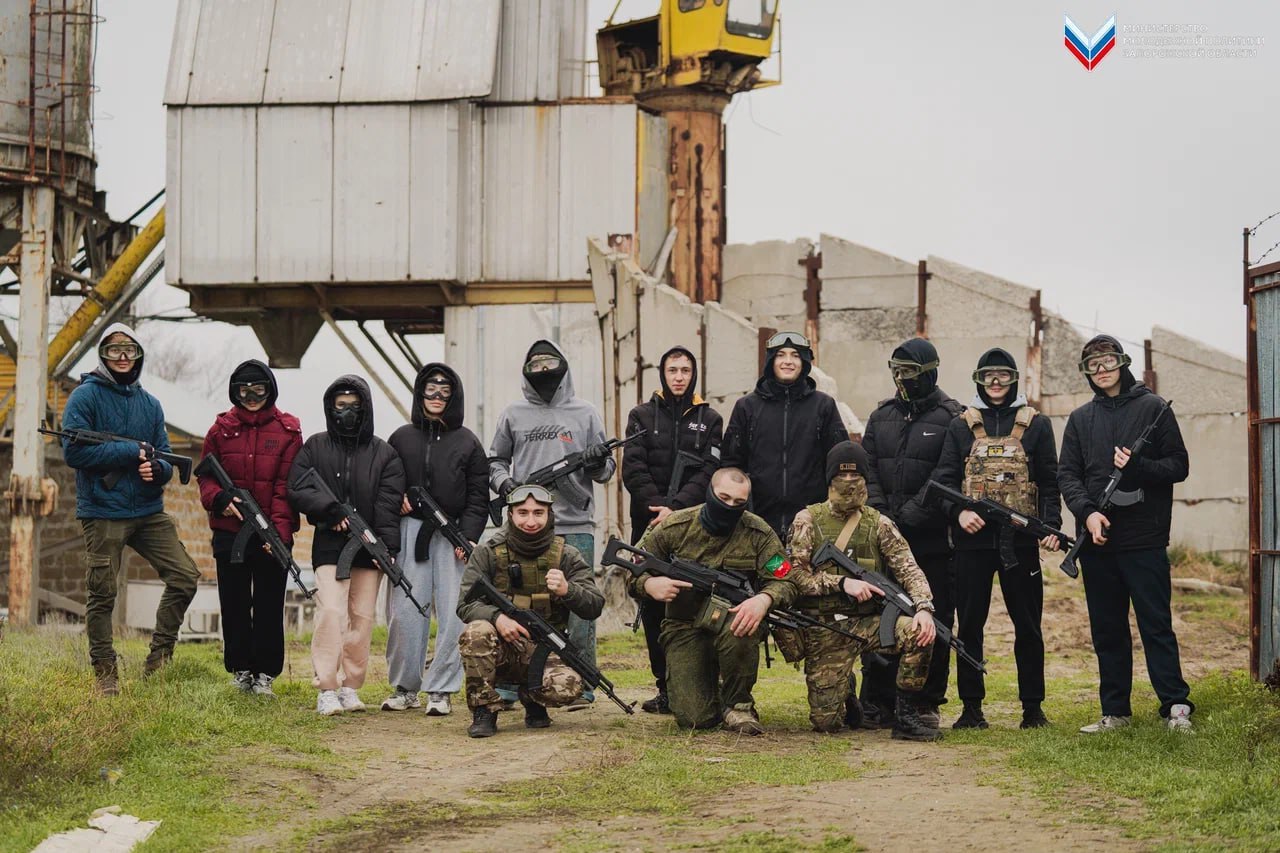 Здоровый образ жизни и патриотизм: молодёжь приняла участие в страйкболе