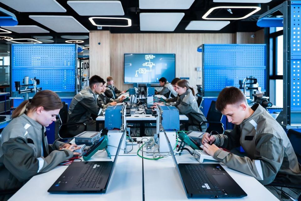 В Госдуме фракция «Единой России» поддержала расширение эксперимента по упрощённому поступлению в колледжи для выпускников 9-х классов