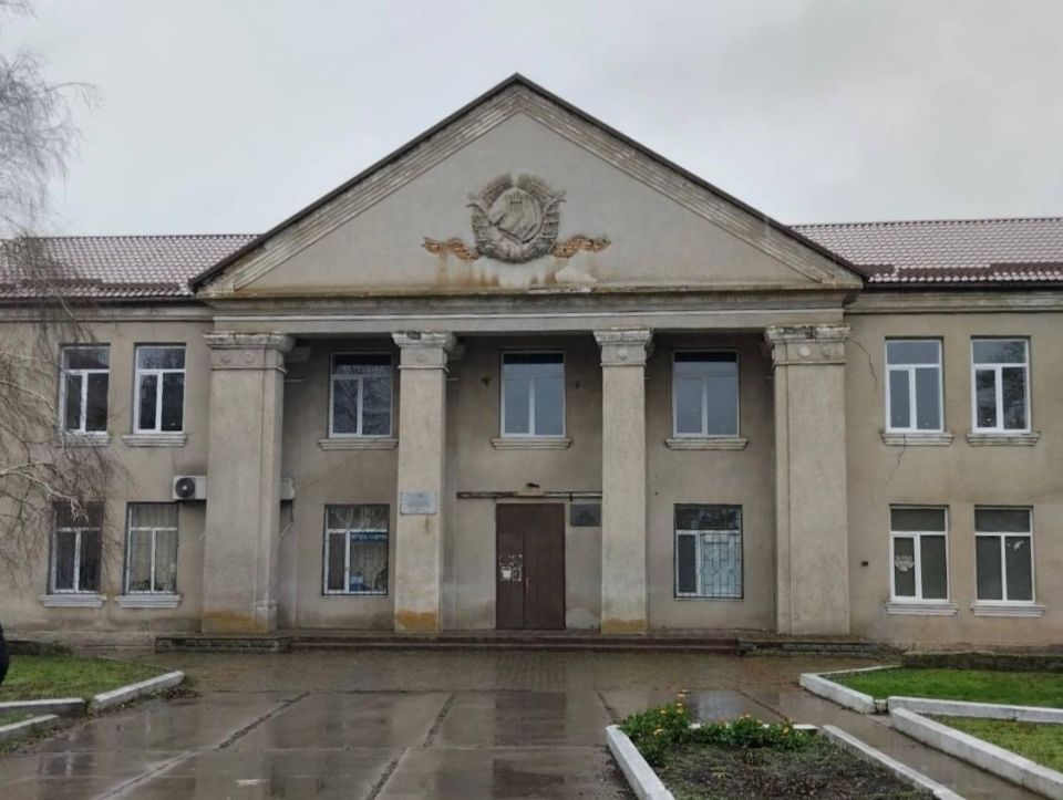 Дагестанские мастера возрождают Дом культуры в селе Раздол Запорожской области