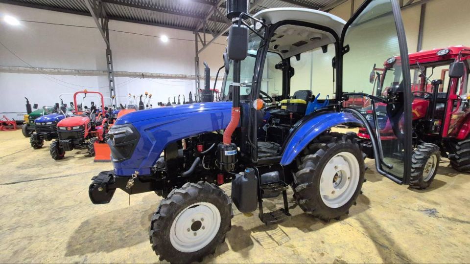 Еще один трактор от ярославцев: помощь для Акимовского округа