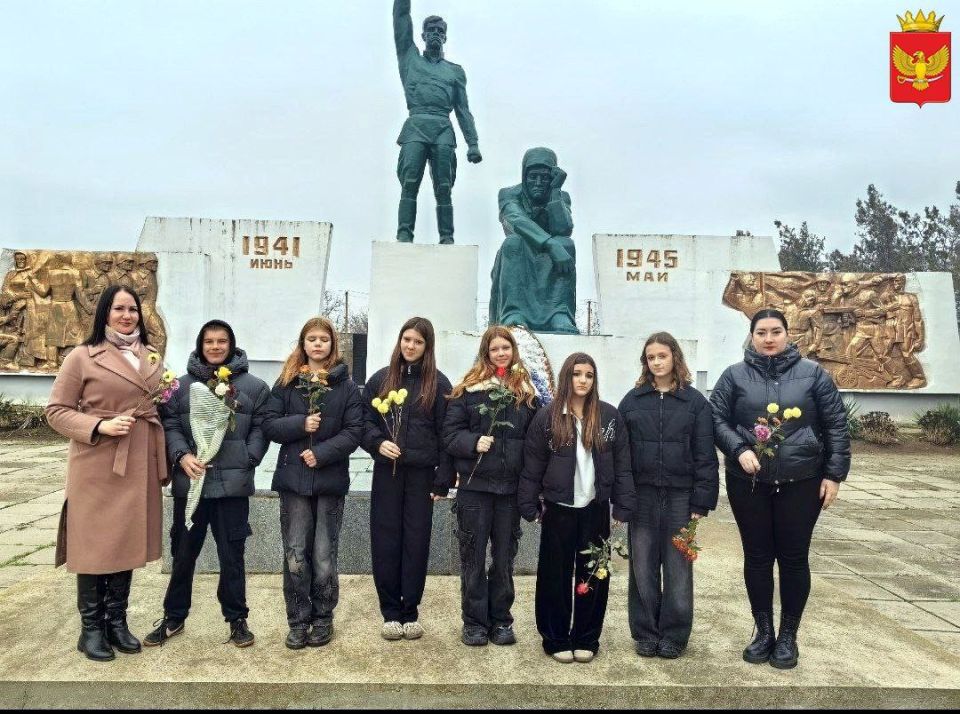 3 декабря, в День Неизвестного Солдата, в селах Приморского муниципального округа почтили память погибших воинов, чьи имена остались неузнанными