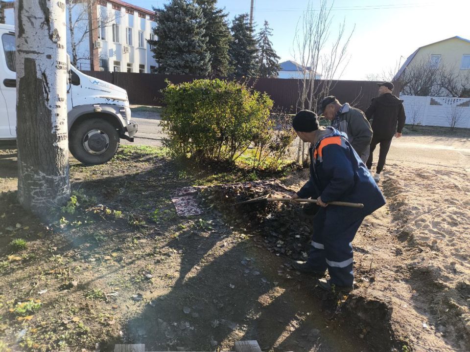 Ежедневная работа по уборке общественных территорий в разгаре