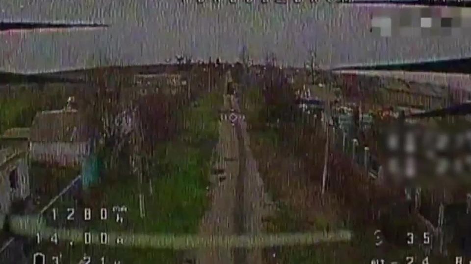 Операторы войск БПЛА группировки "Восток" уничтожили бронемашину "Козак" и пикапы, сорвав ротацию ВСУ в Запорожской области