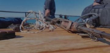 Автомат Калашникова и пистолет Макарова испытали в Азовском море