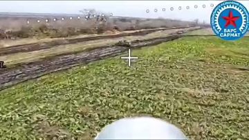 Дмитрий Рогозин: Боевой расчёт БпЛА ЦСН "Барс-Сармат" Перестеля/Атрокса/Спидвей" и боевой расчёт БпЛА ЦСН "Барс-Сармат" Сатурна/Сталинграда против двух боевых бронированных машин "Козак 2М" штурмовых подразделений ВСУ