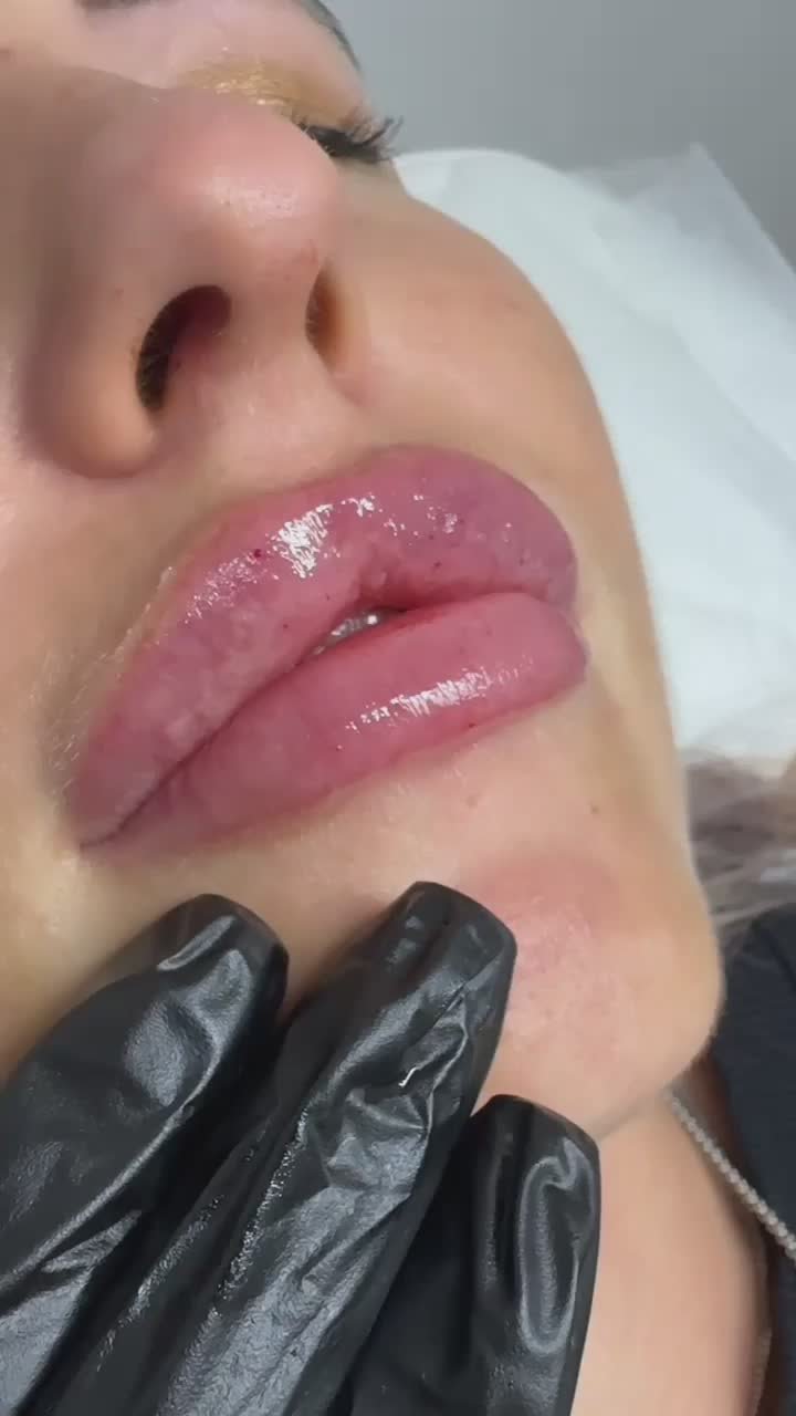 311111164. Идеальный. объем и манящие формы