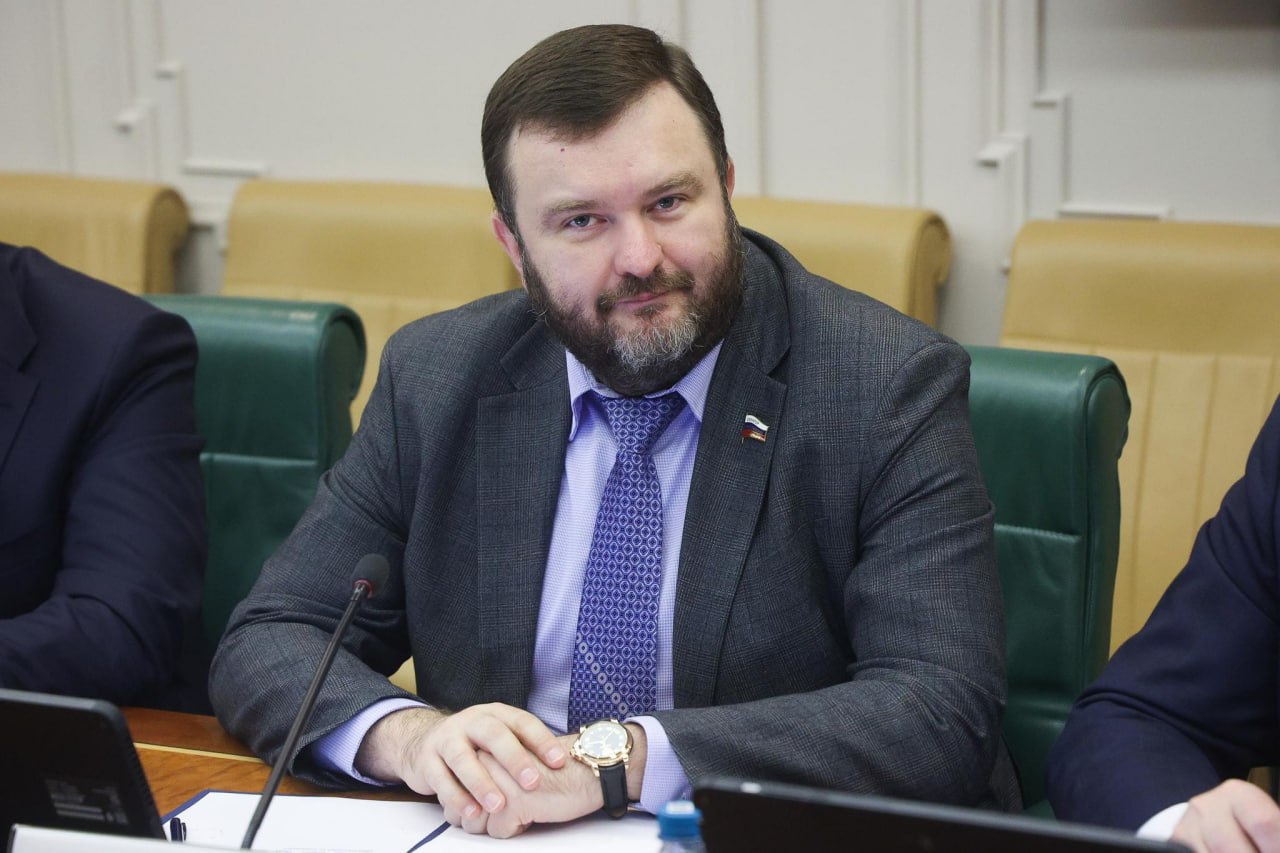 Дмитрий Ворона: Сегодня на заседании Комитета СФ по экономической политике докладывал по законопроекту №1052810-8 о продлении сроков действия ряда временных норм, направленных на интеграцию воссоединенных субъектов в...