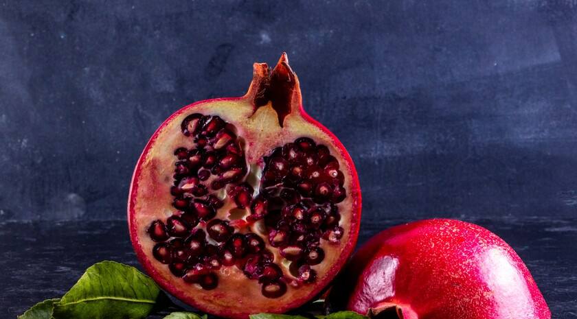 Эксперт рассказала о пользе граната для здоровья сердца и долголетия