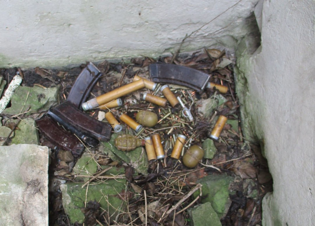 Сотрудники полиции Запорожской области выявили схрон с боеприпасами