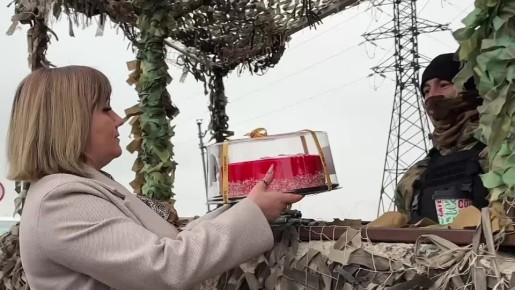 Уважаемые военнослужащие, сотрудники служб, дорогие земляки!