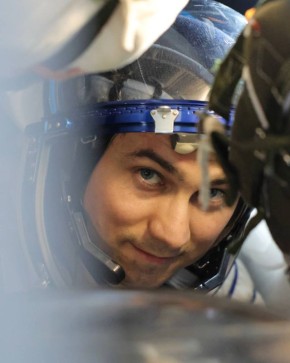 Роскосмос опубликовал первую фотографию уроженца Запорожской области Алексея Зубрицкого после его возвращения из космоса