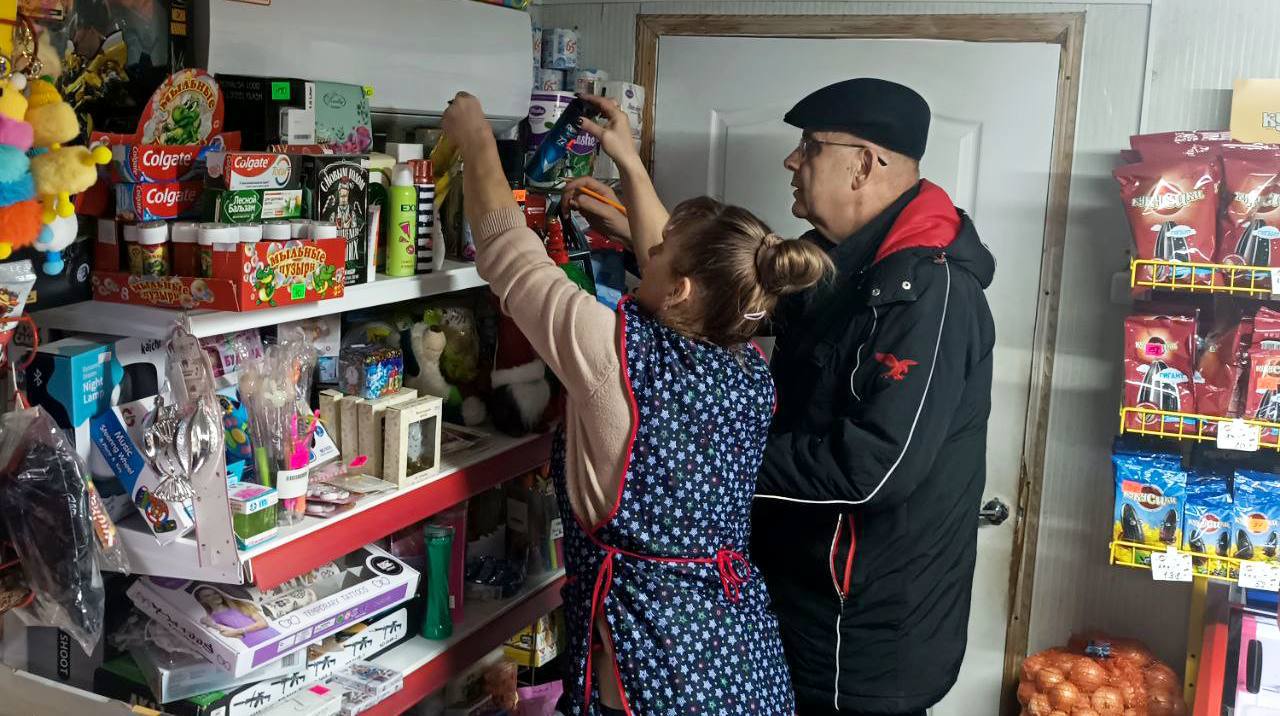 Специалисты Минпромторга Запорожской области провели выездной мониторинг цен в селе Нововасильевка Приазовского муниципального округа