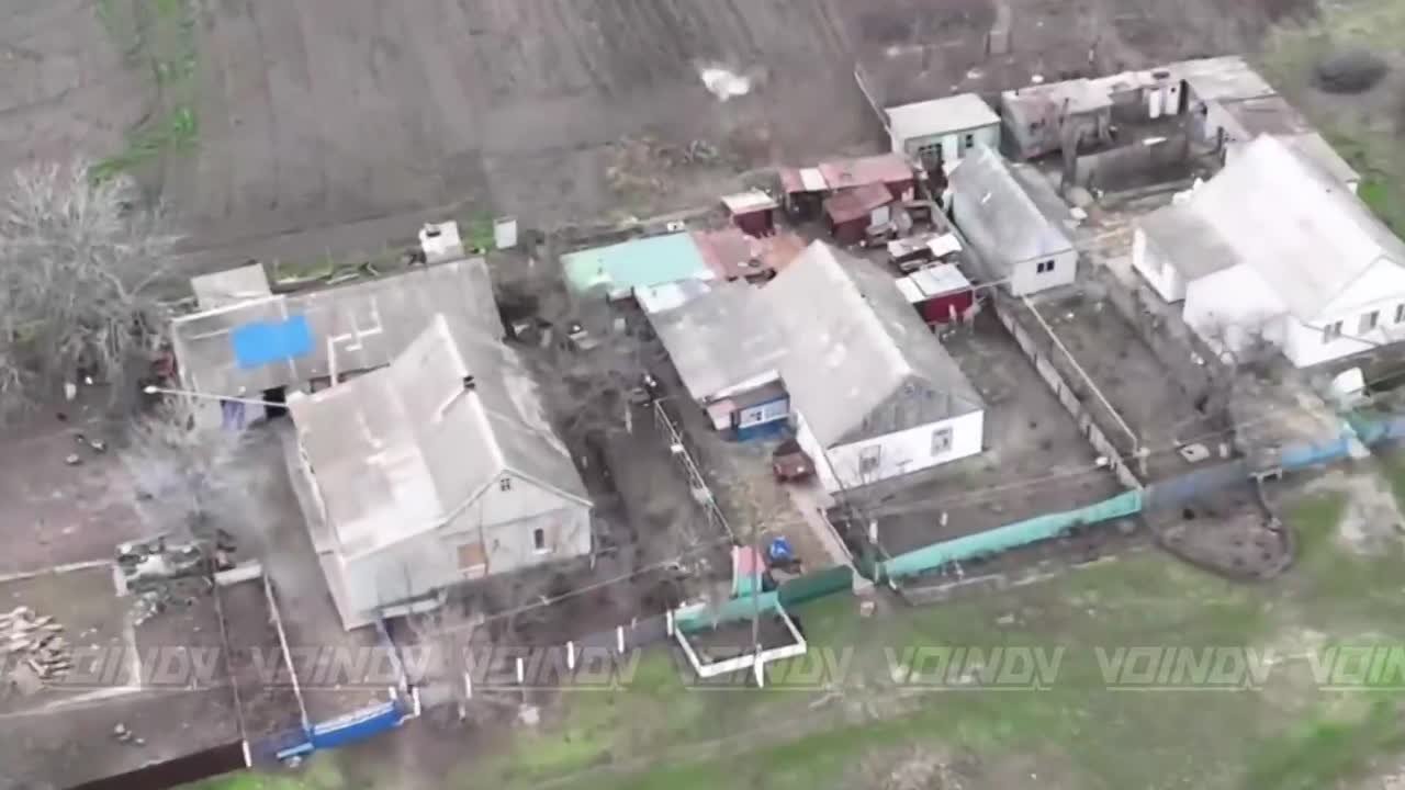 #от_подписчиков. БИТВА ЗА ГУЛЯЙПОЛЕ Расчёт Д-30 и операторы БЛА 60 отдельной мотострелковой бригады 5 армии группировки войск "Восток" очищают дома Гуляйполя от подразделений противника, облегчая тяжёлый ратный труд...