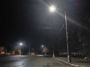 Делюсь первыми кадрами восстановленных пяти участков уличного освещения в городе Пологи