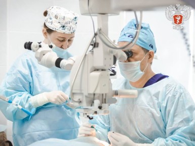 Чтобы увидеть главное чудо — улыбки близких и огни новогодней ёлки!