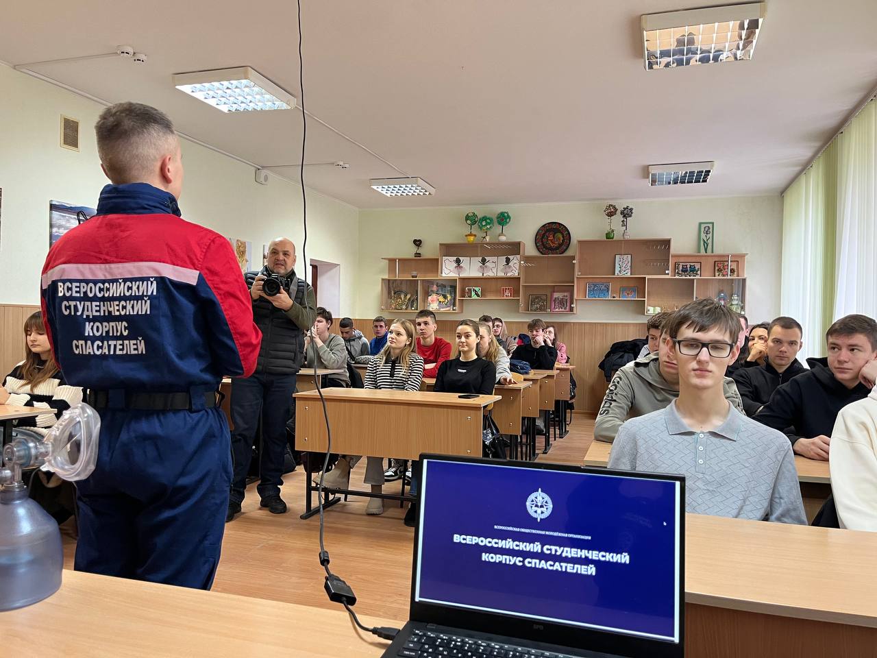 Добровольцы Запорожское РО ВСКС провели занятие по основам оказания первой помощи для студентов Азовского государственного педагогического университета