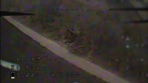 В районе Гуляйполя Запорожской области операторы войск беспилотных систем группировки «Восток» выявили замаскированную позицию артиллерийской системы М777 американского производства